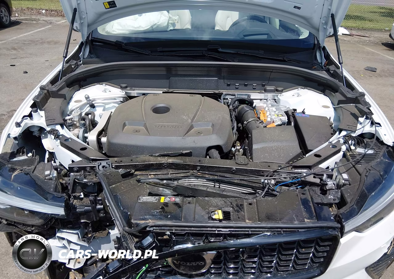 2025 Volvo Xc60 Plug-In Hybrid Ultra, T8 Awd Electric-Gasoline, Dark VIN:YV4H60RM2S1073694 - 10