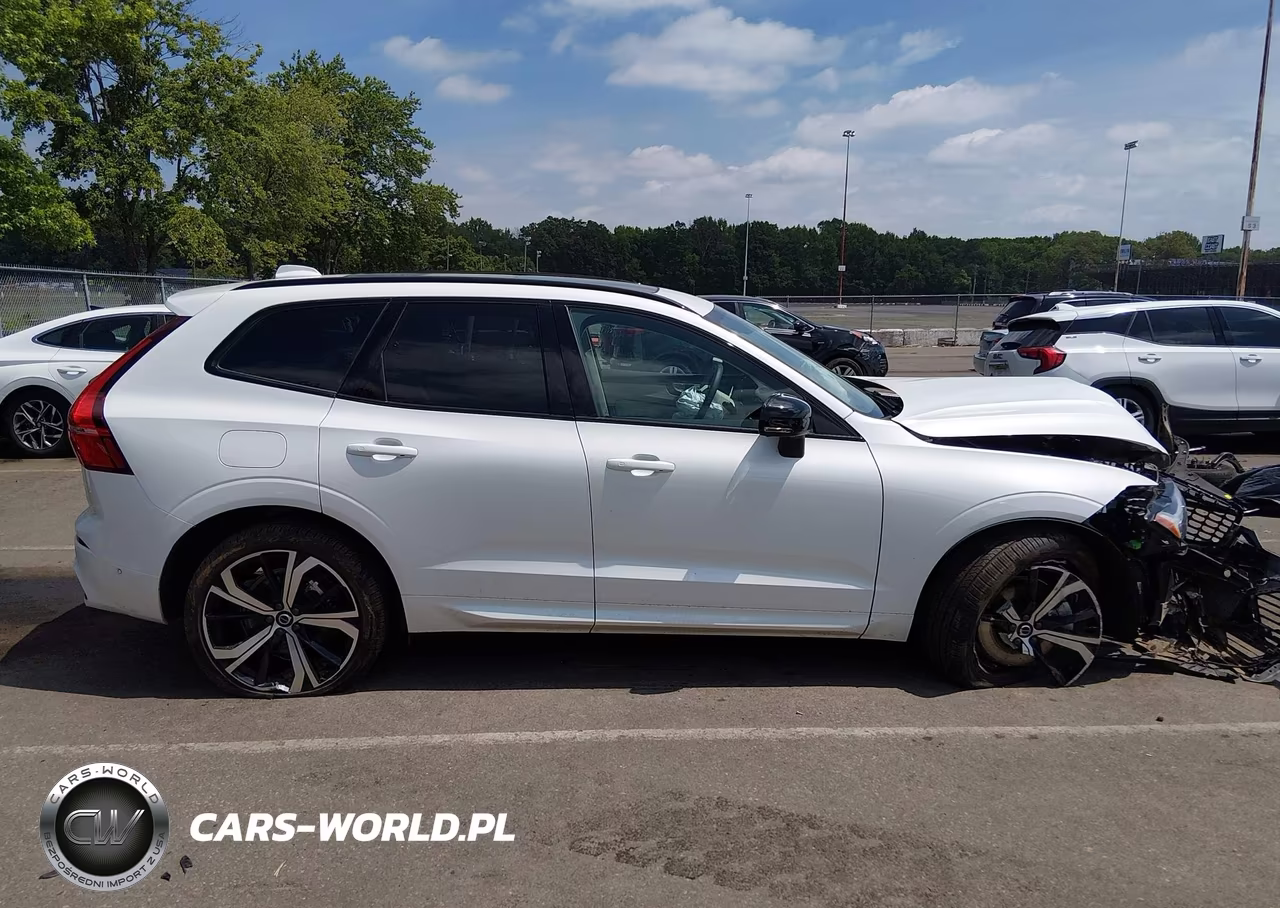 2025 Volvo Xc60 Plug-In Hybrid Ultra, T8 Awd Electric-Gasoline, Dark VIN:YV4H60RM2S1073694 - 13