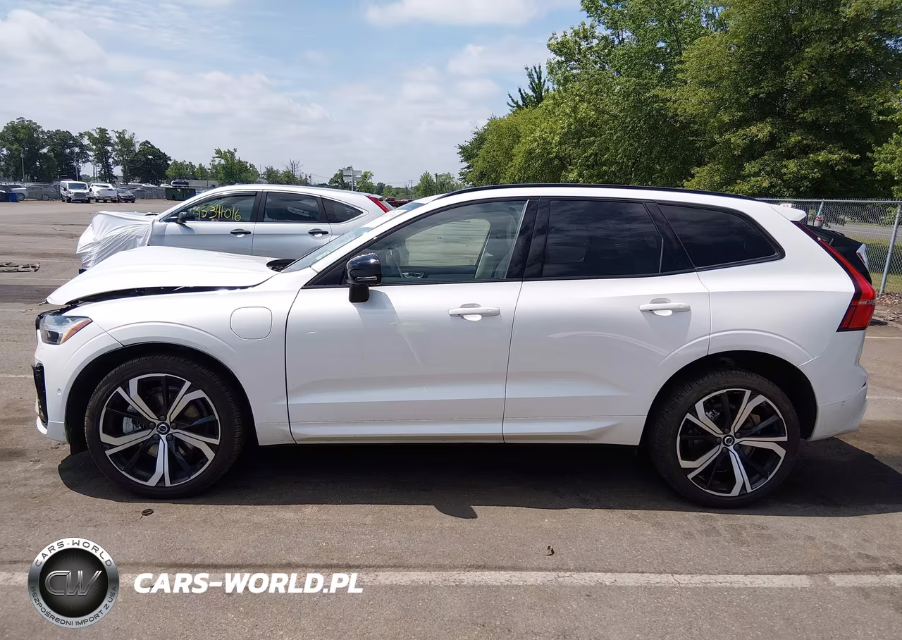 2025 Volvo Xc60 Plug-In Hybrid Ultra, T8 Awd Electric-Gasoline, Dark VIN:YV4H60RM2S1073694 - 14