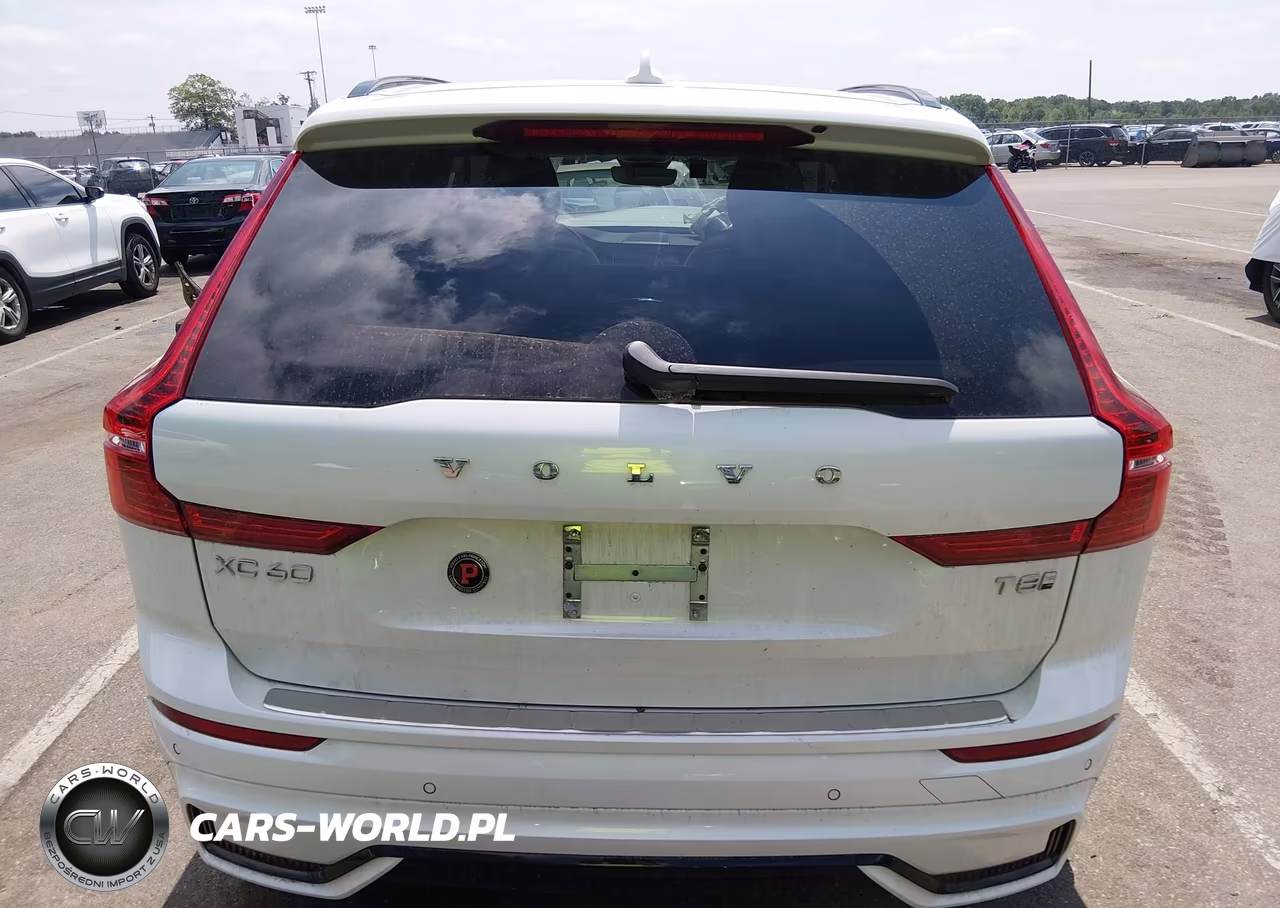 2025 Volvo Xc60 Plug-In Hybrid Ultra, T8 Awd Electric-Gasoline, Dark VIN:YV4H60RM2S1073694 - 16