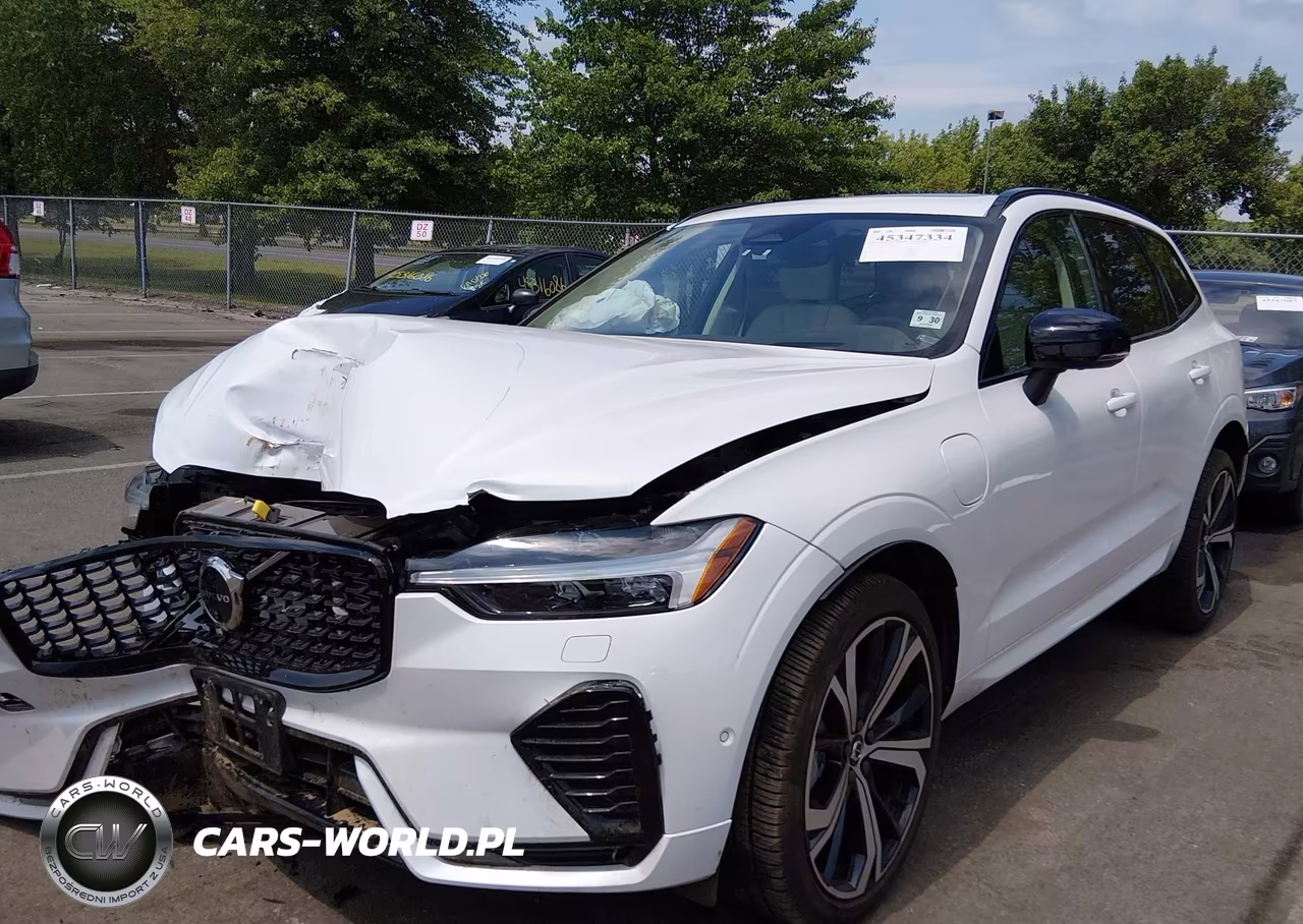 2025 Volvo Xc60 Plug-In Hybrid Ultra, T8 Awd Electric-Gasoline, Dark VIN:YV4H60RM2S1073694 - 2
