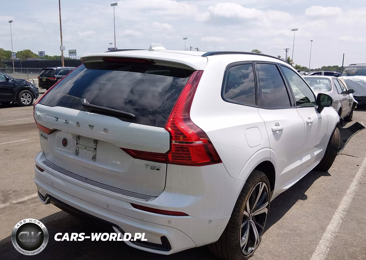 2025 Volvo Xc60 Plug-In Hybrid Ultra, T8 Awd Electric-Gasoline, Dark VIN:YV4H60RM2S1073694 - 4