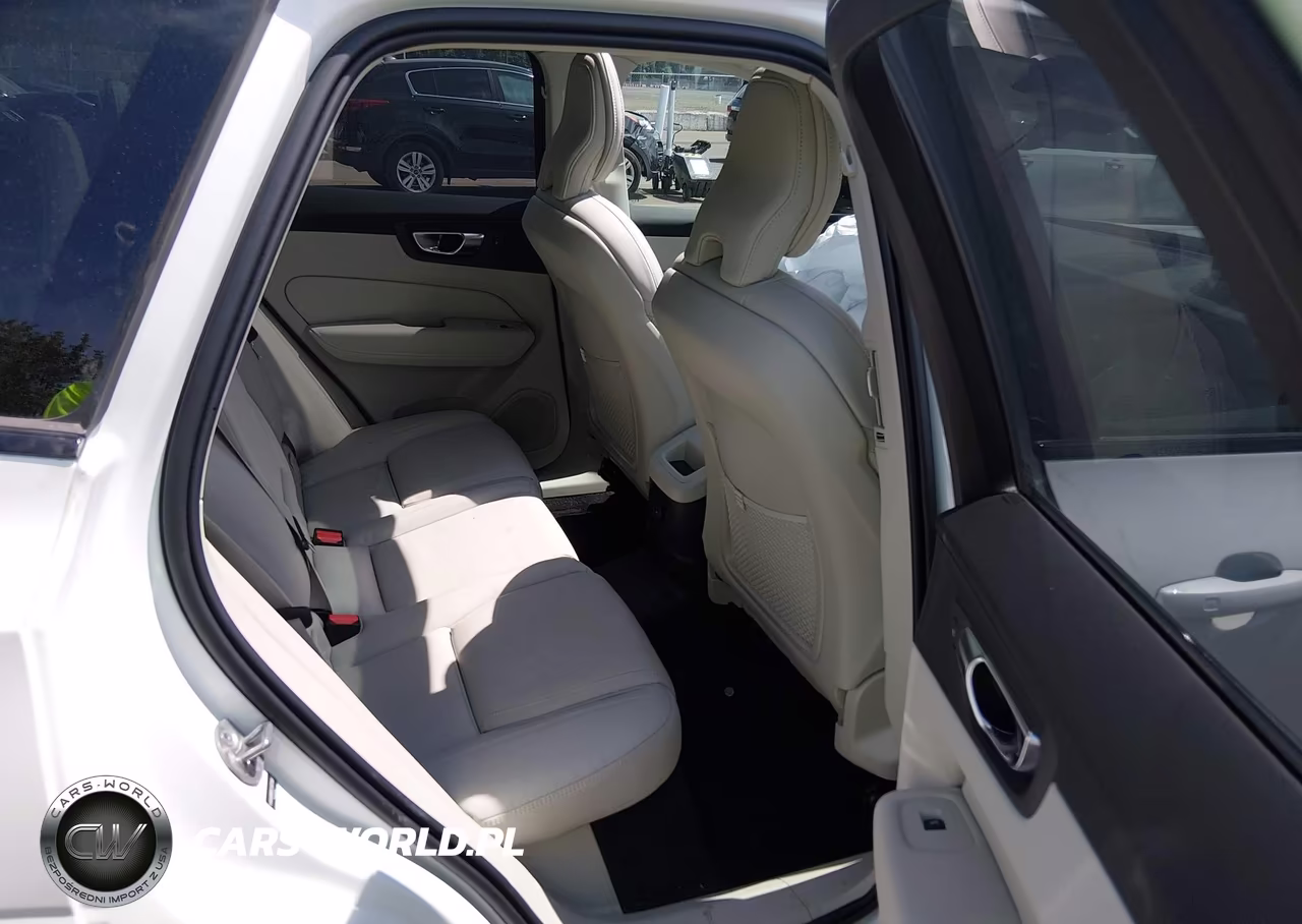 2025 Volvo Xc60 Plug-In Hybrid Ultra, T8 Awd Electric-Gasoline, Dark VIN:YV4H60RM2S1073694 - 8