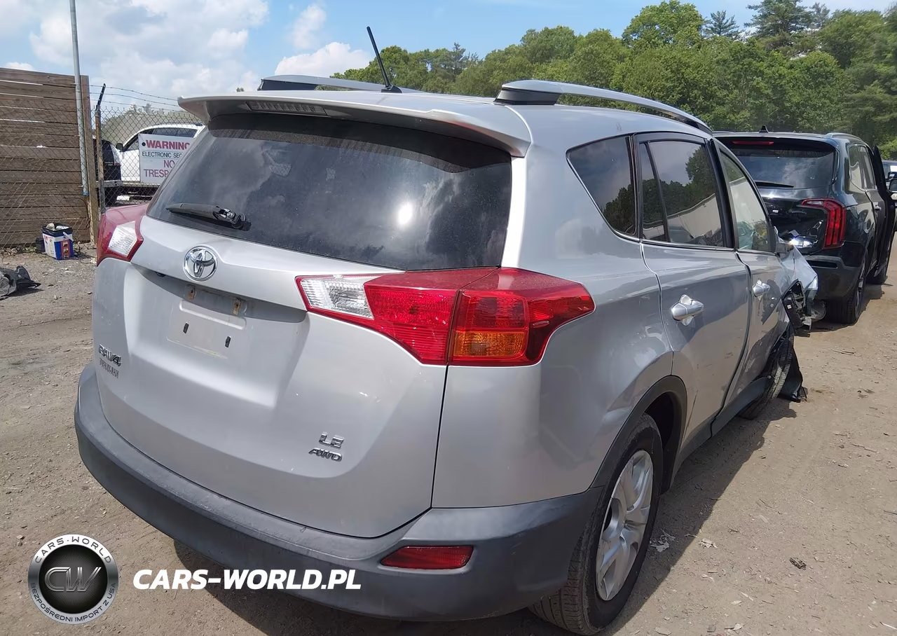 2015 Toyota Rav4 Le VIN:2T3BFREV0FW243568 - 4