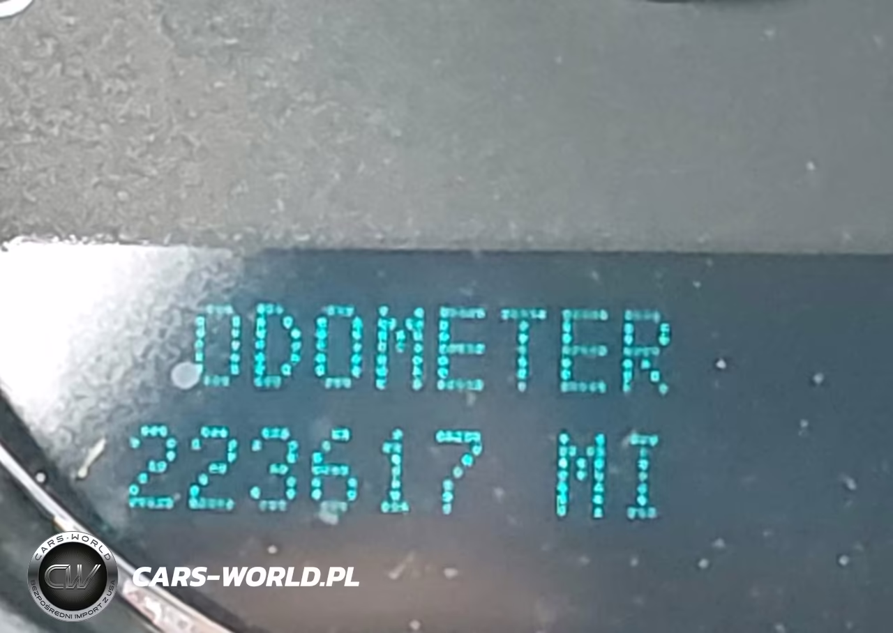 2011 Chevrolet Tahoe Ltz VIN:1GNSKCE00BR244556 - 15