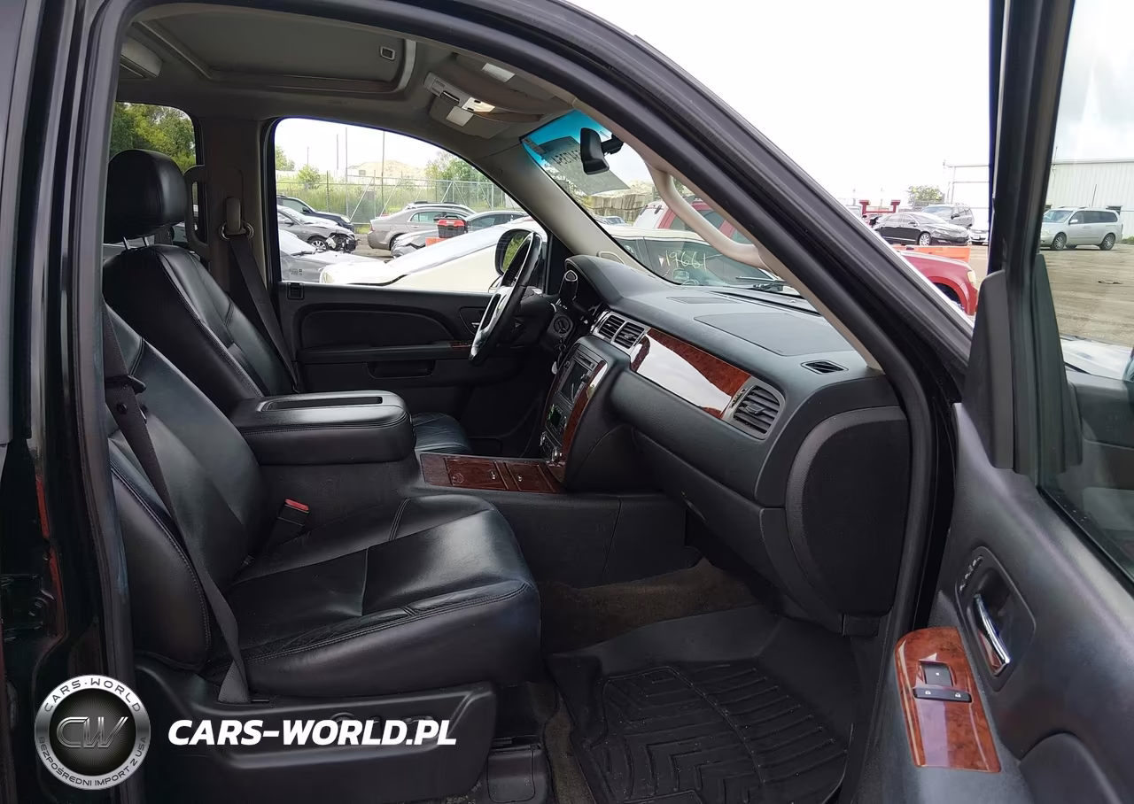 2011 Chevrolet Tahoe Ltz VIN:1GNSKCE00BR244556 - 5
