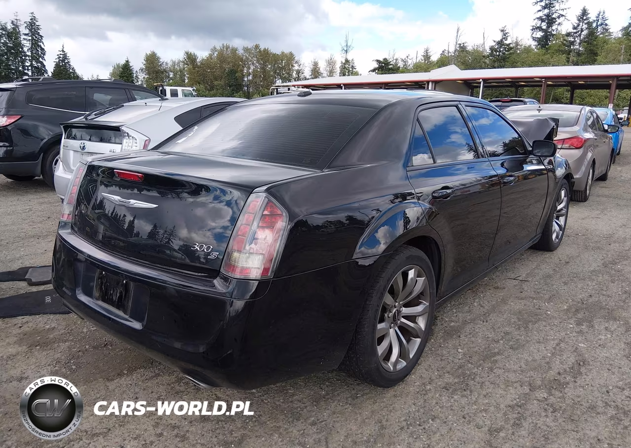 2014 Chrysler 300 S VIN:2C3CCABG4EH372663 - 4