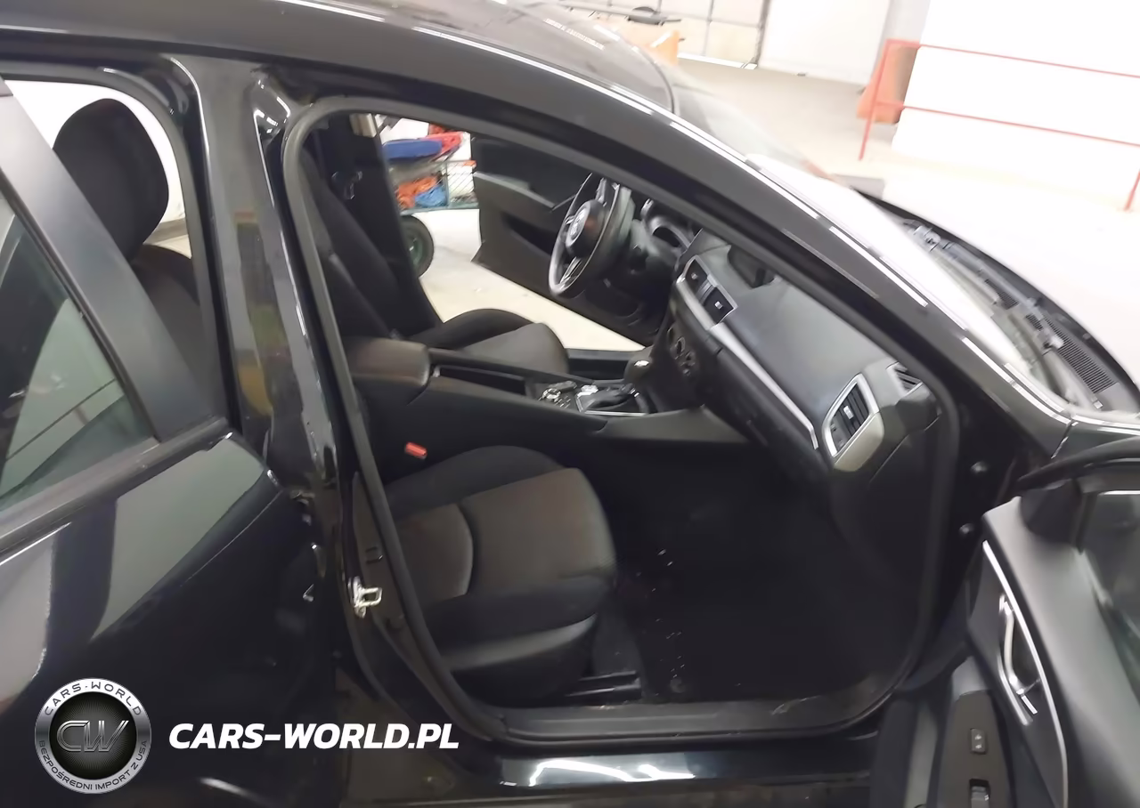 2018 Mazda Mazda3 Sport VIN:3MZBN1K7XJM211874 - 5