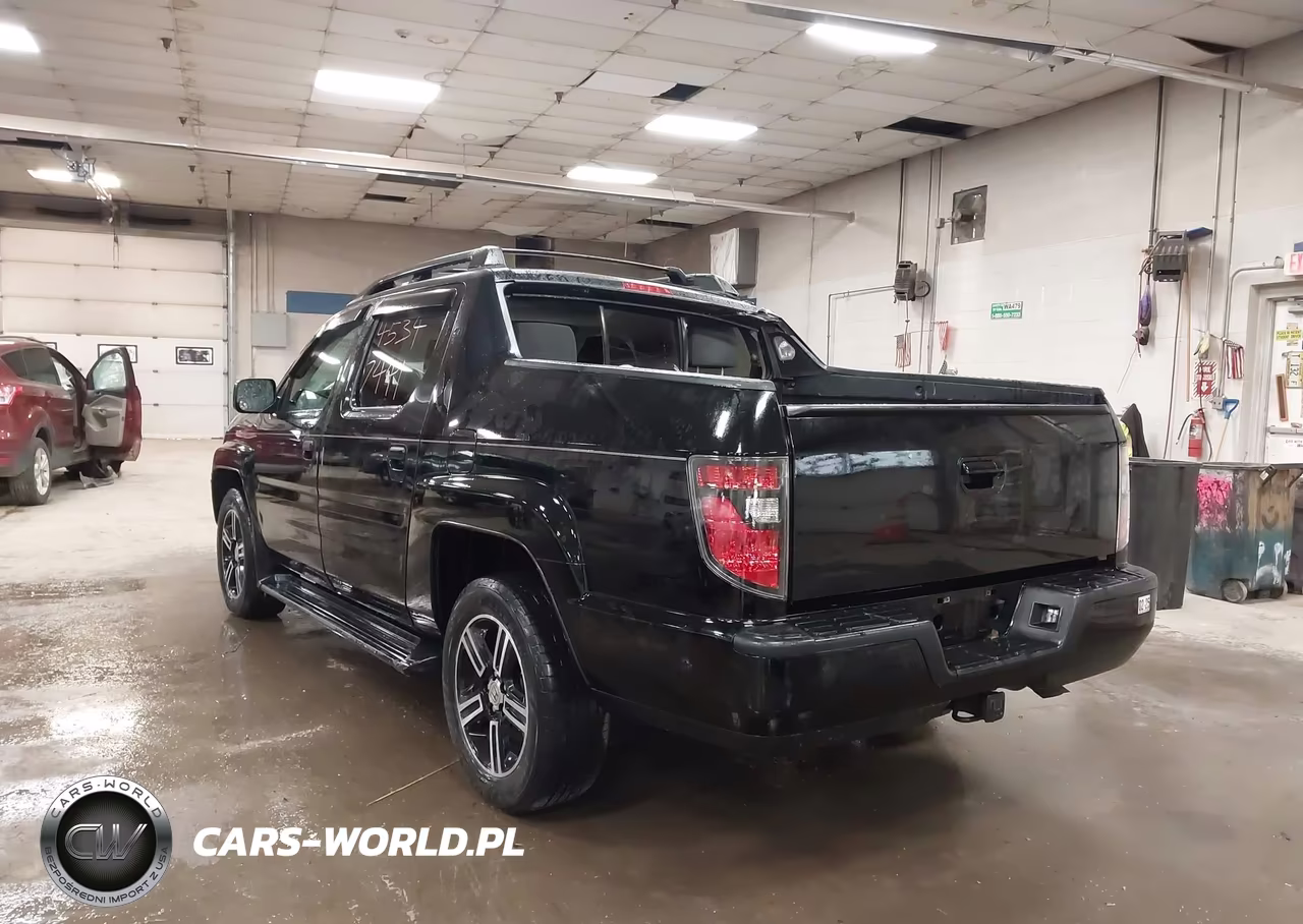 2013 Honda Ridgeline Sport VIN:5FPYK1F74DB005322 - 3