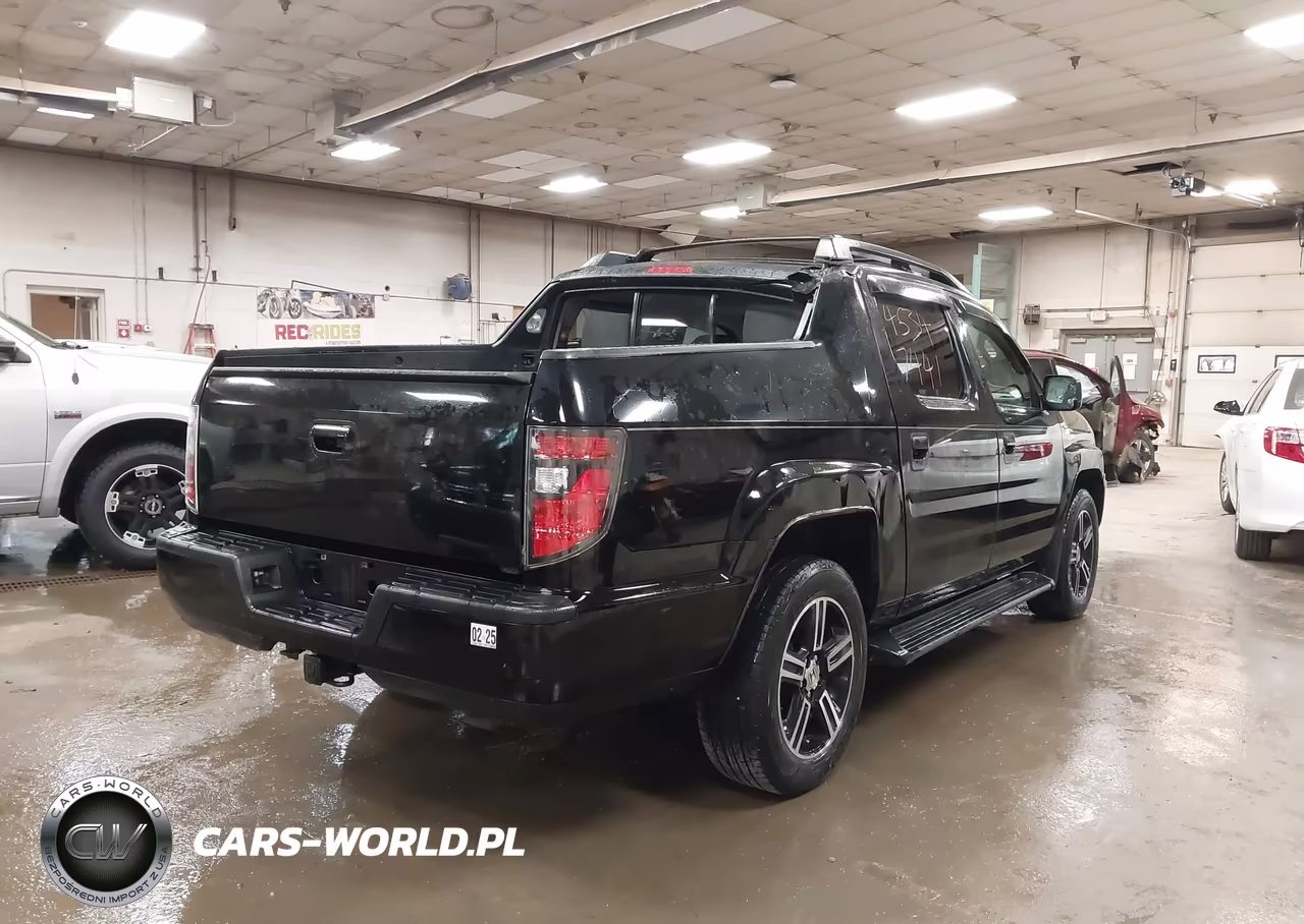 2013 Honda Ridgeline Sport VIN:5FPYK1F74DB005322 - 4