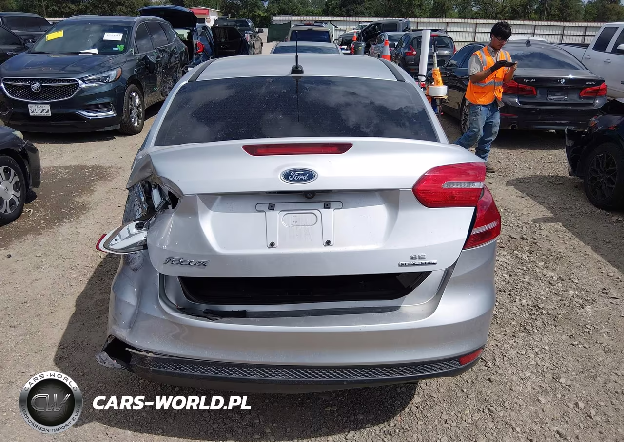 2016 Ford Focus Se VIN:1FADP3F22GL383204 - 16