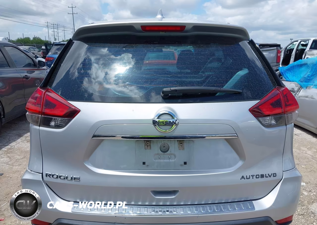 2018 Nissan Rogue S VIN:5N1AT2MT3JC716270 - 17