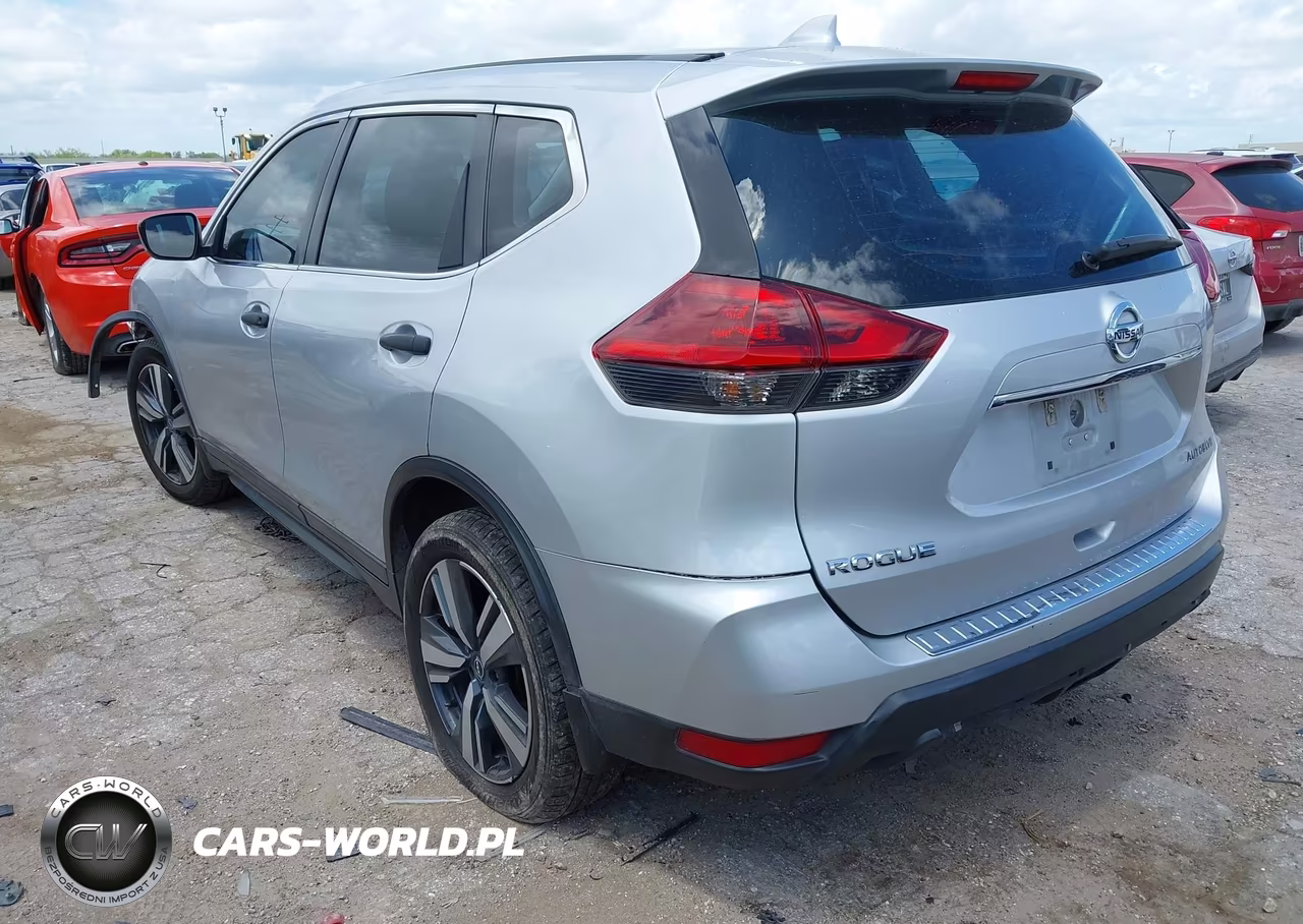 2018 Nissan Rogue S VIN:5N1AT2MT3JC716270 - 3