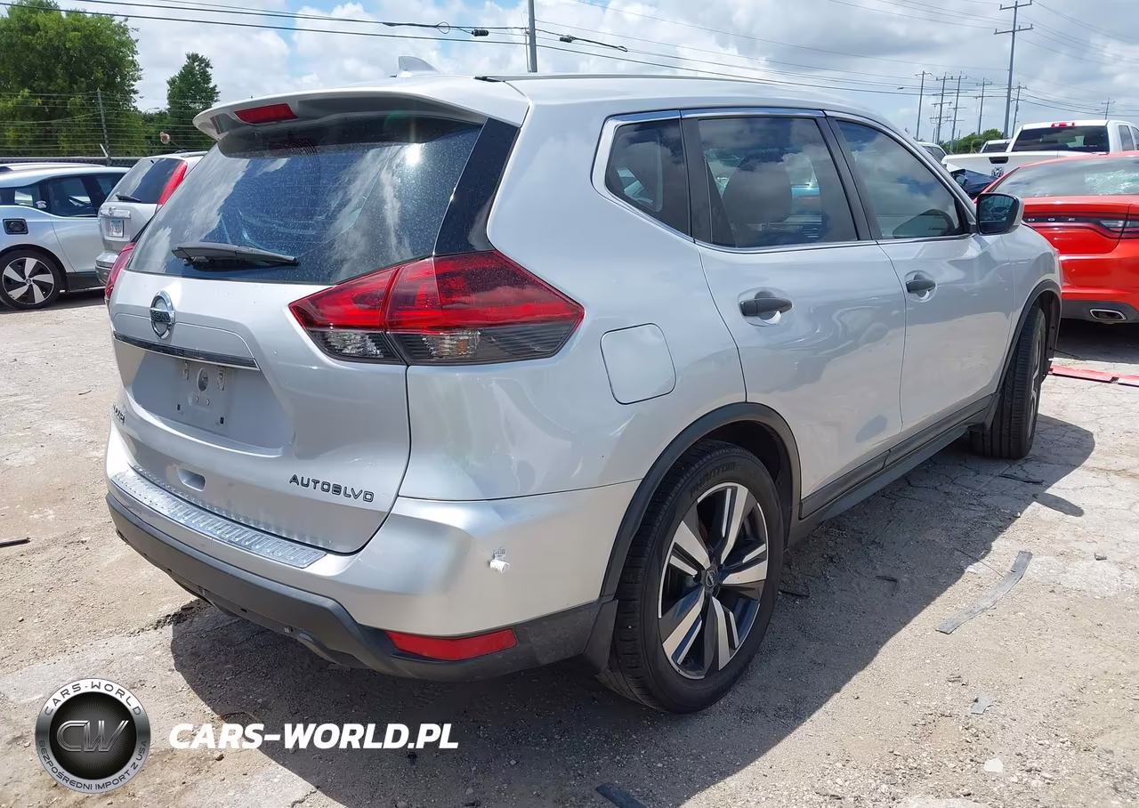 2018 Nissan Rogue S VIN:5N1AT2MT3JC716270 - 4
