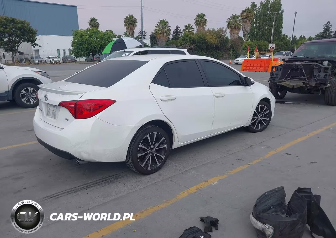 2019 Toyota Corolla Se VIN:2T1BURHE8KC207097 - 4
