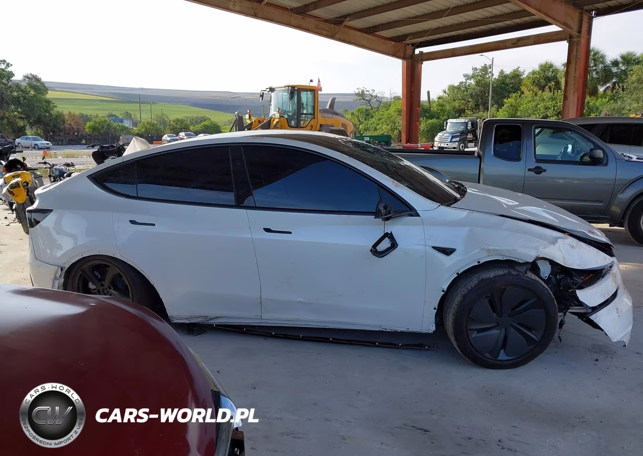 2026 Tesla Model Y Premium Rear-Wheel Drive-Rear-Wheel Drive VIN:7SAYGDED4TA690987 - 13