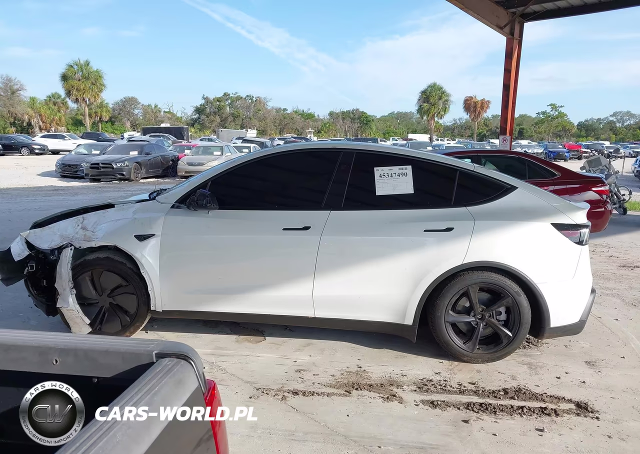 2026 Tesla Model Y Premium Rear-Wheel Drive-Rear-Wheel Drive VIN:7SAYGDED4TA690987 - 14