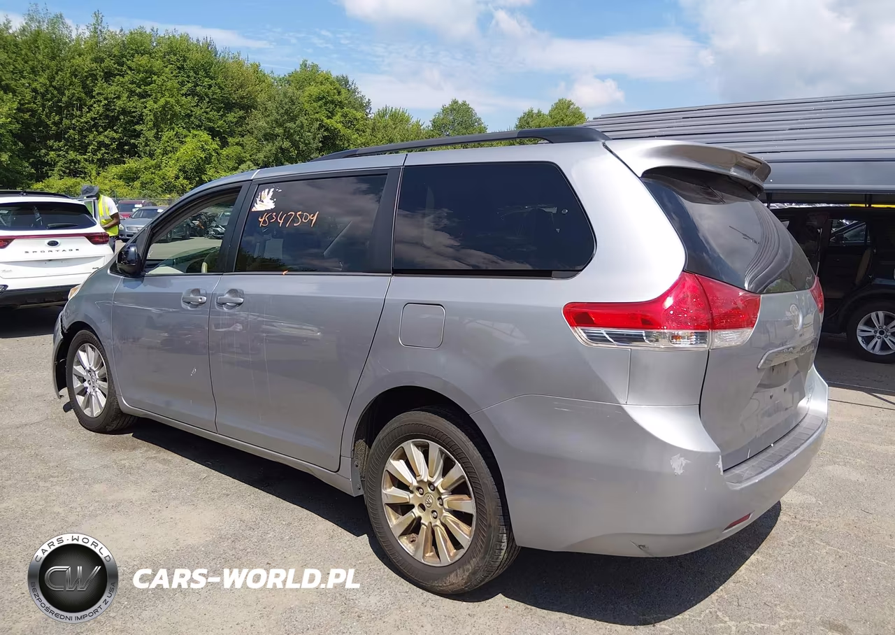 2013 Toyota Sienna Le 7 Passenger VIN:5TDJK3DC0DS065888 - 3