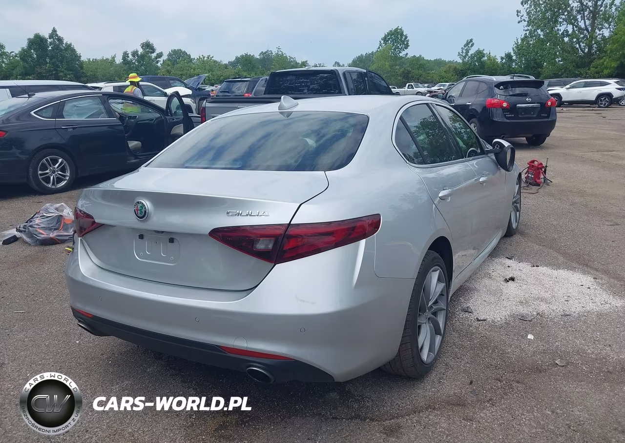 2017 Alfa Romeo Giulia Rwd VIN:ZARFAEBN0H7539935 - 4