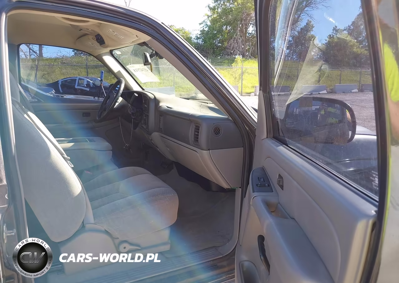 2004 Chevrolet Tahoe Ls VIN:1GNEK13V44J193693 - 5