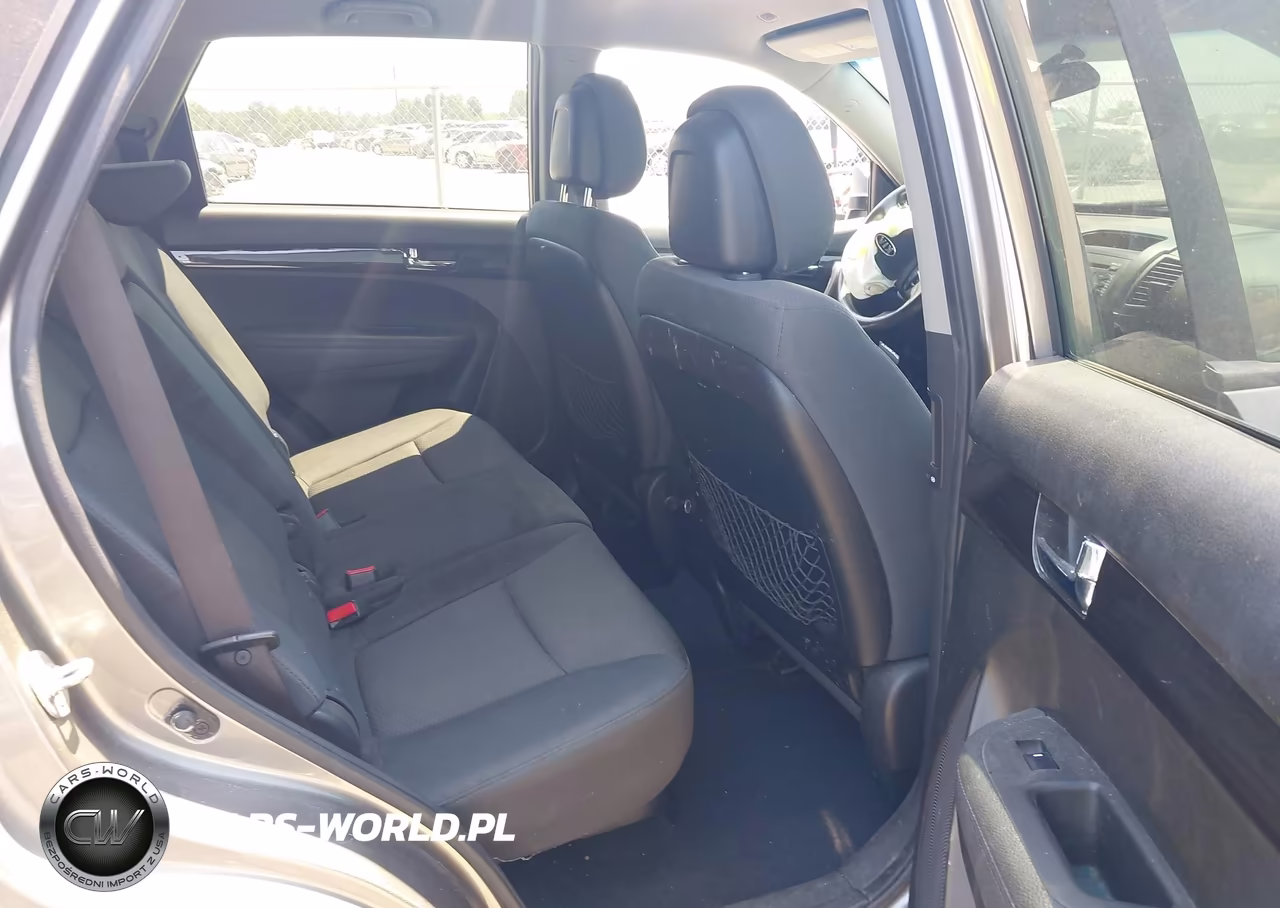 2013 Kia Sorento Lx VIN:5XYKT3A17DG367308 - 8