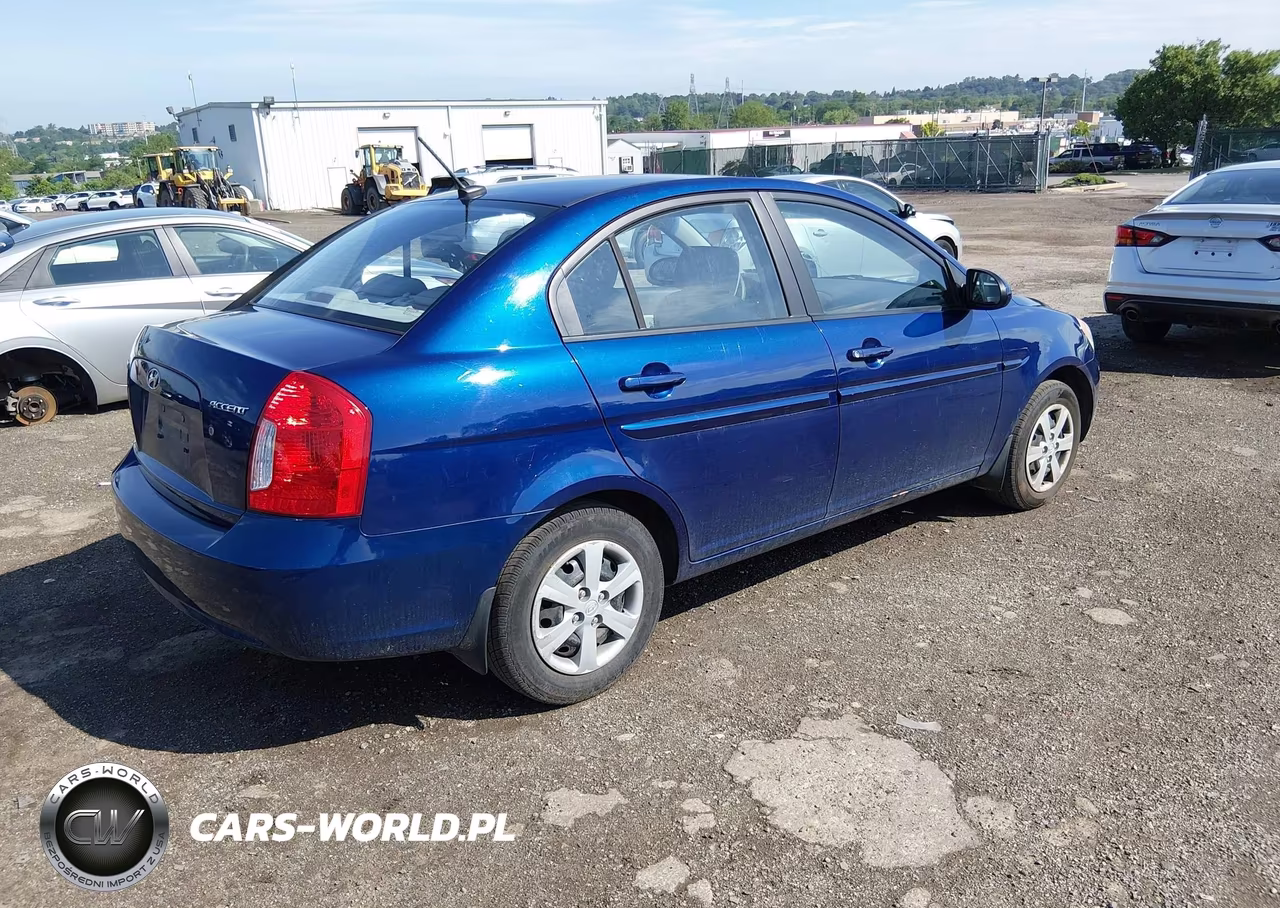 2009 Hyundai Accent Gls VIN:KMHCN46C89U312754 - 4