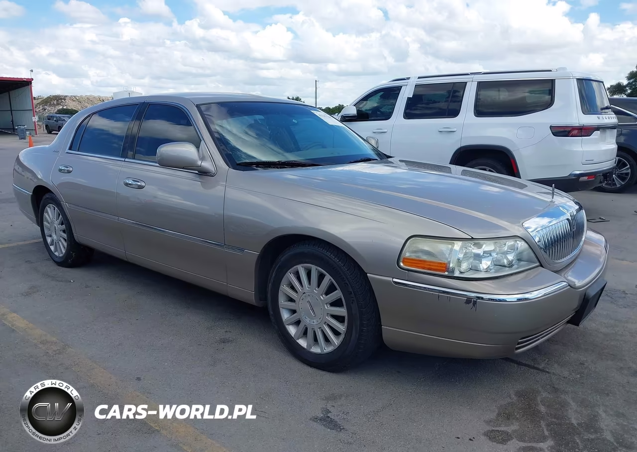 2003 Lincoln Town Car Executive – zdjęcie 1 z 11