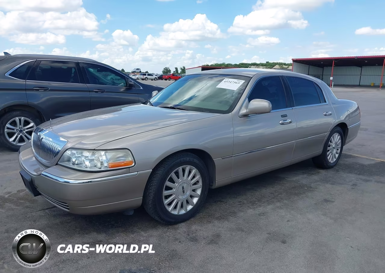 2003 Lincoln Town Car Executive VIN:1LNHM81W33Y670426 - 2