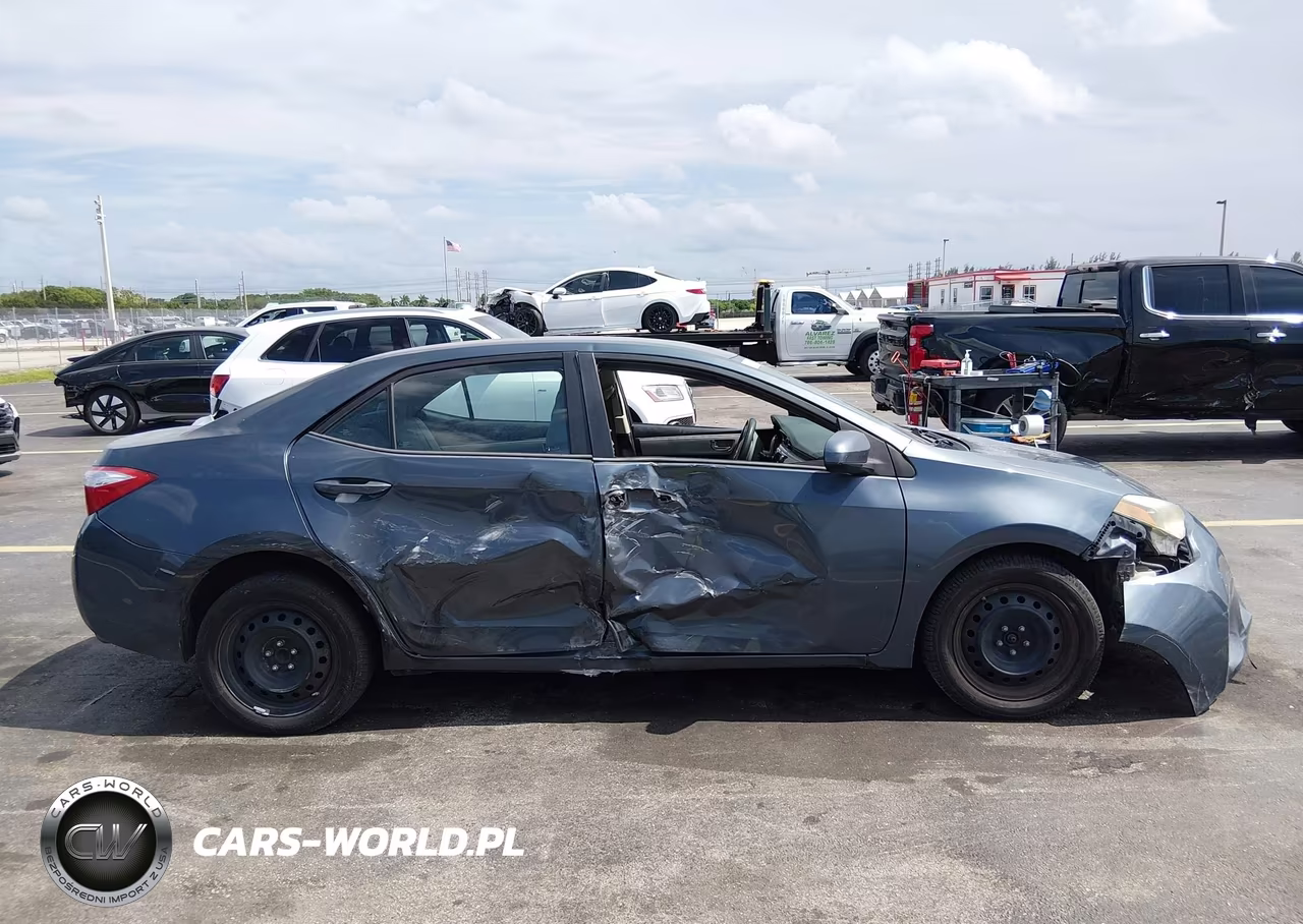 2015 Toyota Corolla Le VIN:5YFBURHE1FP302560 - 13