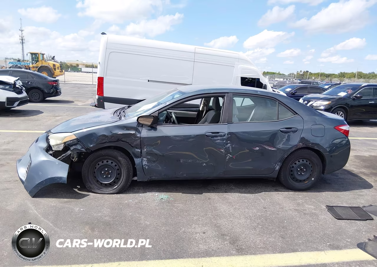 2015 Toyota Corolla Le VIN:5YFBURHE1FP302560 - 14