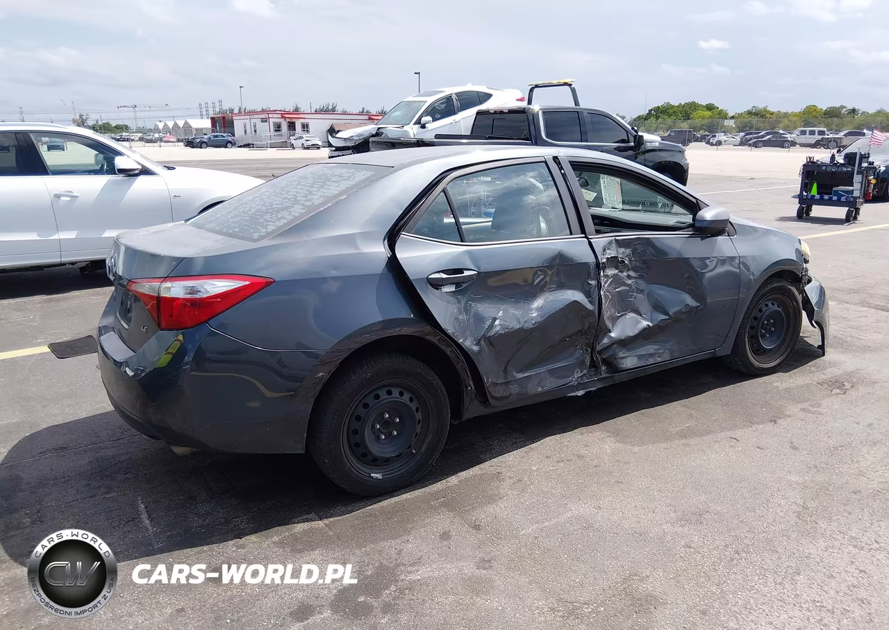 2015 Toyota Corolla Le VIN:5YFBURHE1FP302560 - 4