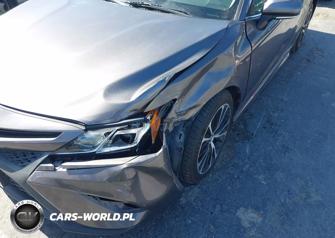 2018 Toyota Camry Se VIN:4T1B11HK6JU154090 - 18