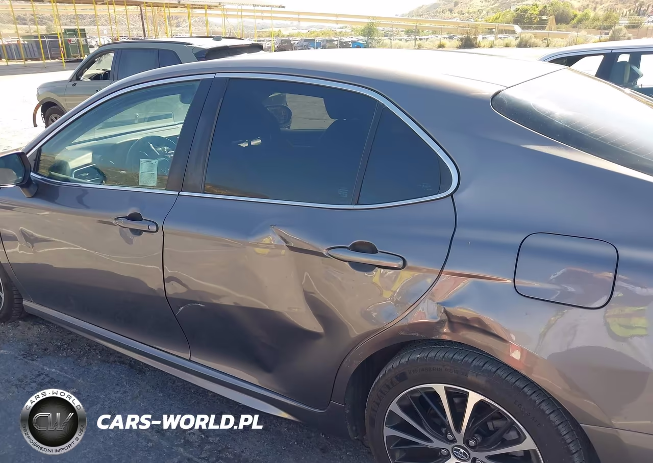 2018 Toyota Camry Se VIN:4T1B11HK6JU154090 - 20