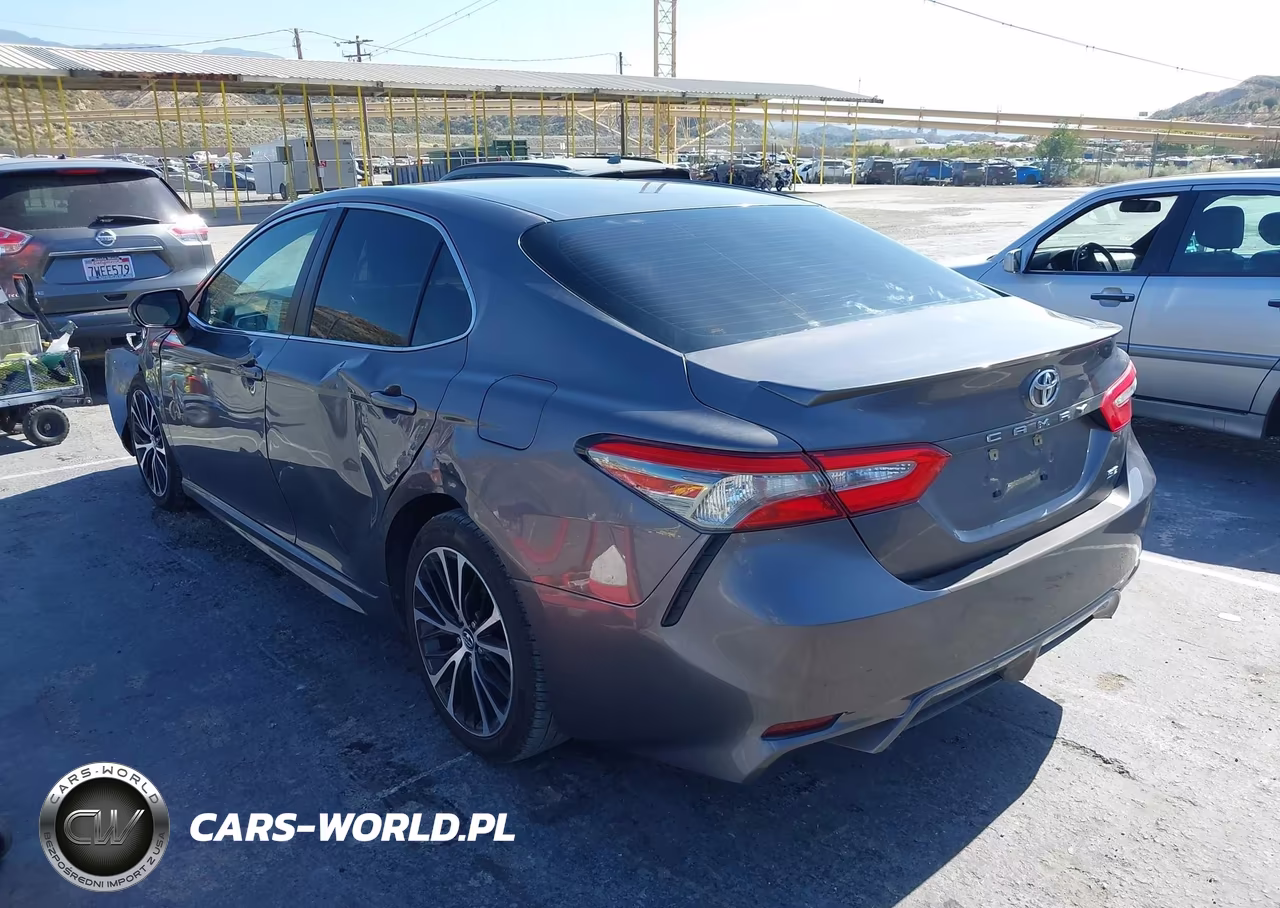 2018 Toyota Camry Se VIN:4T1B11HK6JU154090 - 3