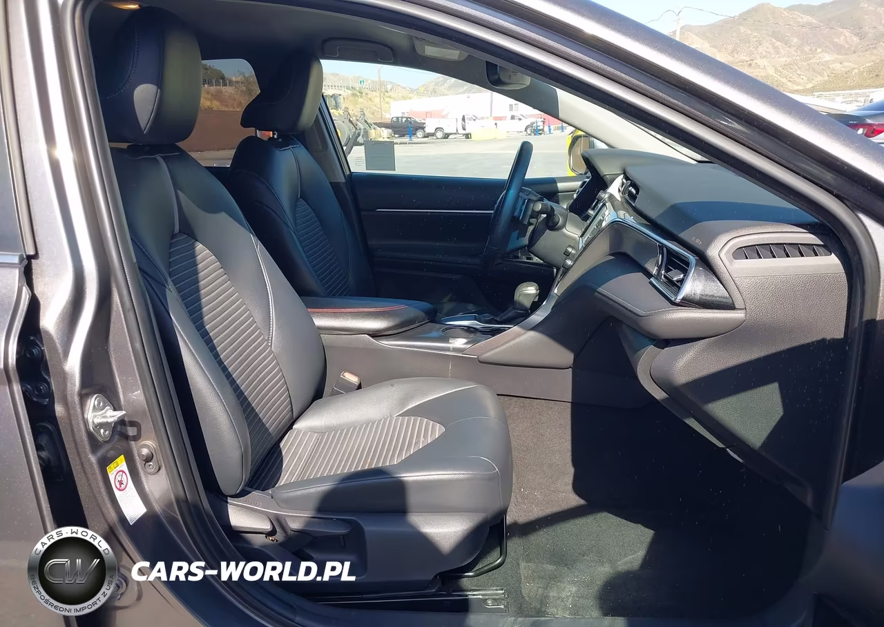 2018 Toyota Camry Se VIN:4T1B11HK6JU154090 - 5