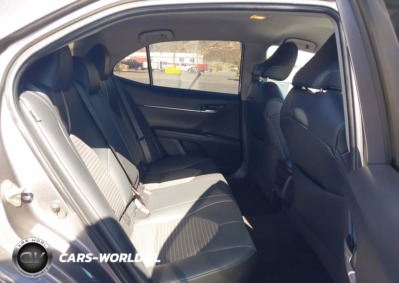 2018 Toyota Camry Se VIN:4T1B11HK6JU154090 - 8