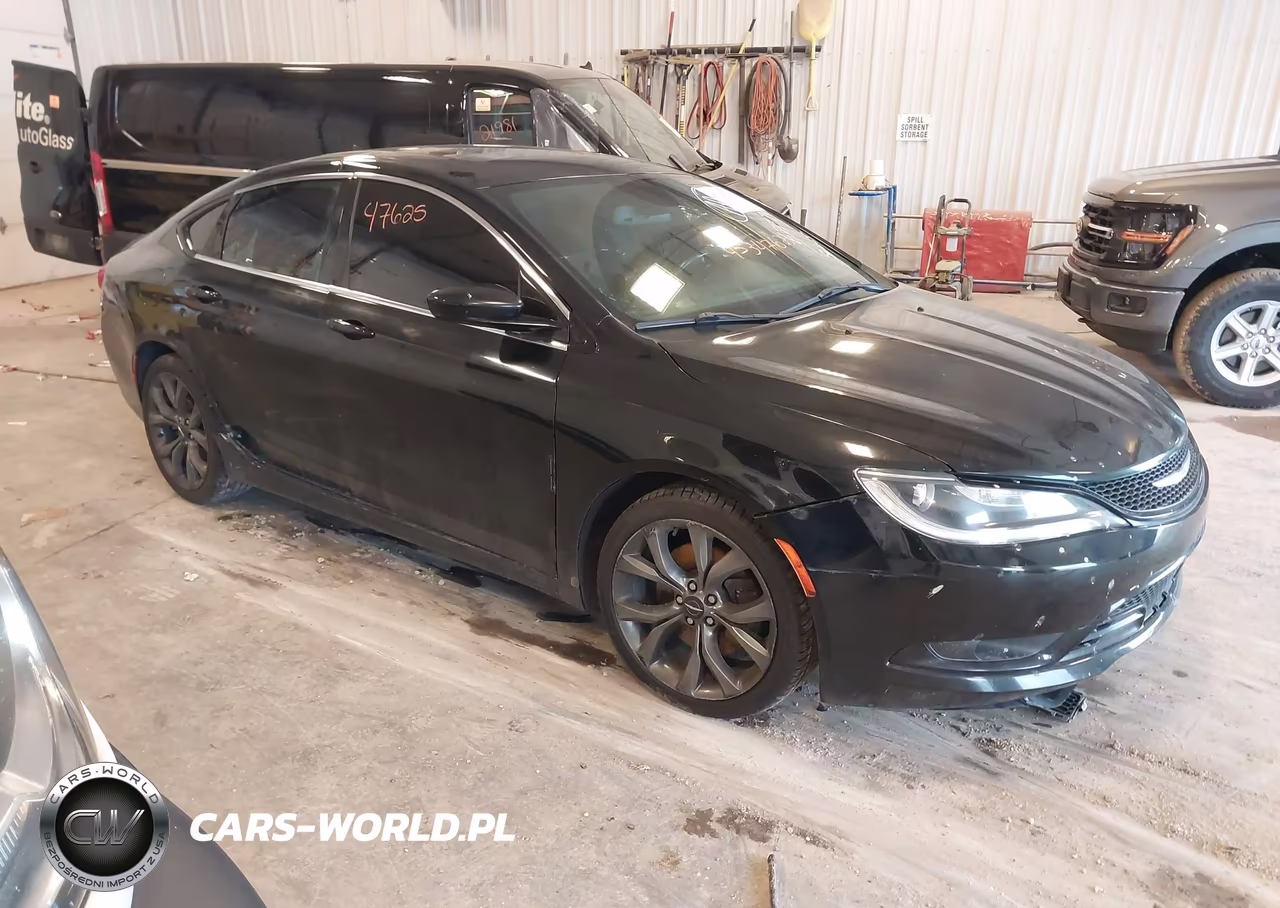 2015 Chrysler 200 S – zdjęcie 1 z 15