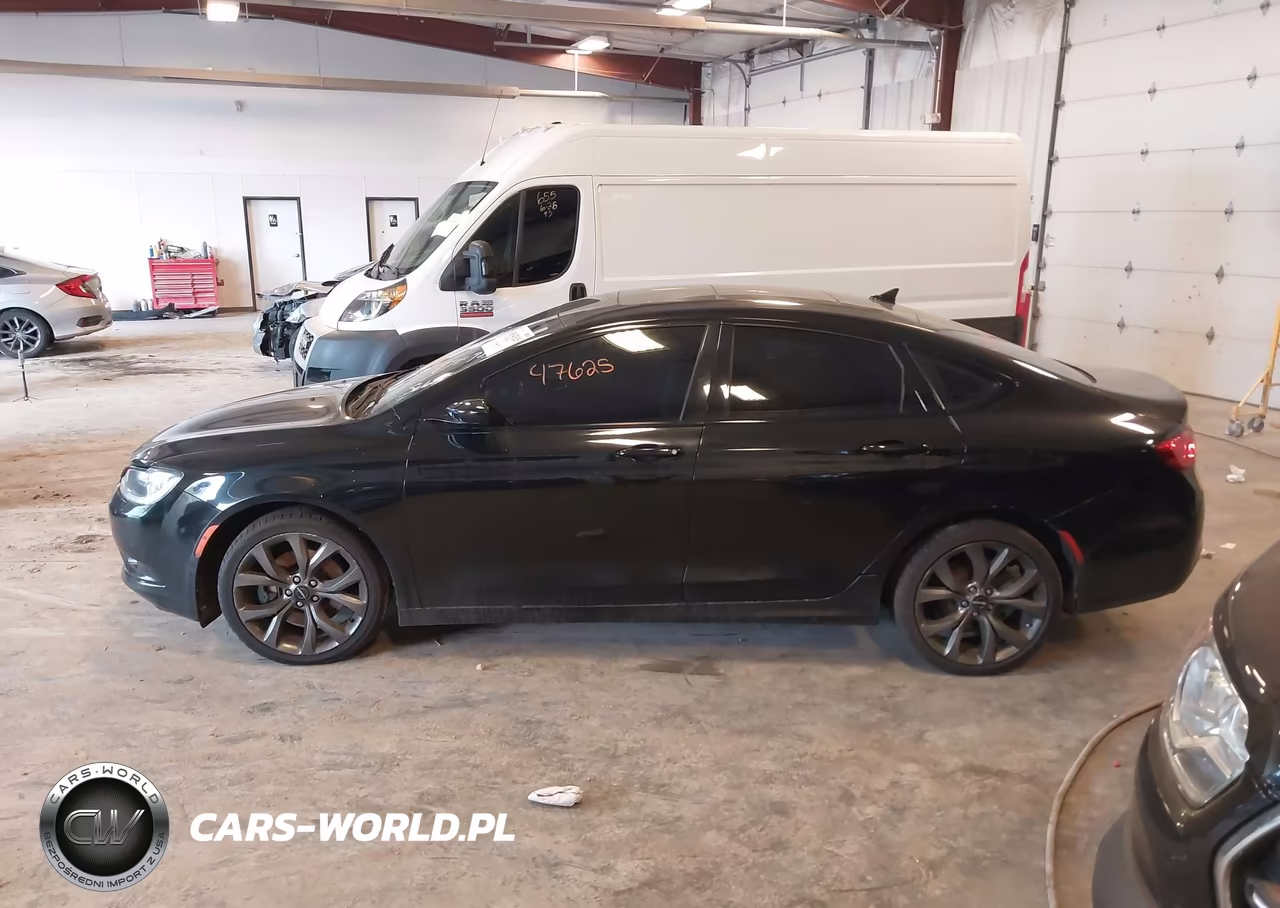 2015 Chrysler 200 S VIN:1C3CCCDG2FN673983 - 13