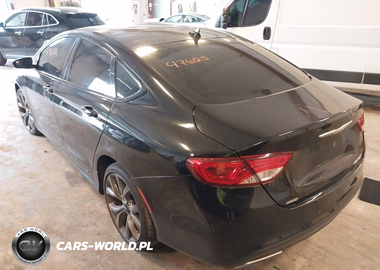 2015 Chrysler 200 S VIN:1C3CCCDG2FN673983 - 3