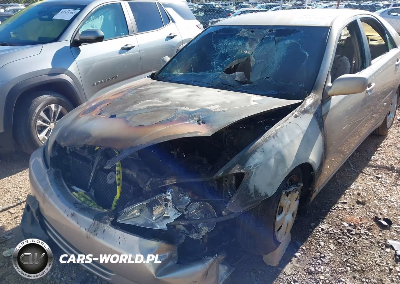 2002 Toyota Camry Le VIN:4T1BE32K02U564023 - 12