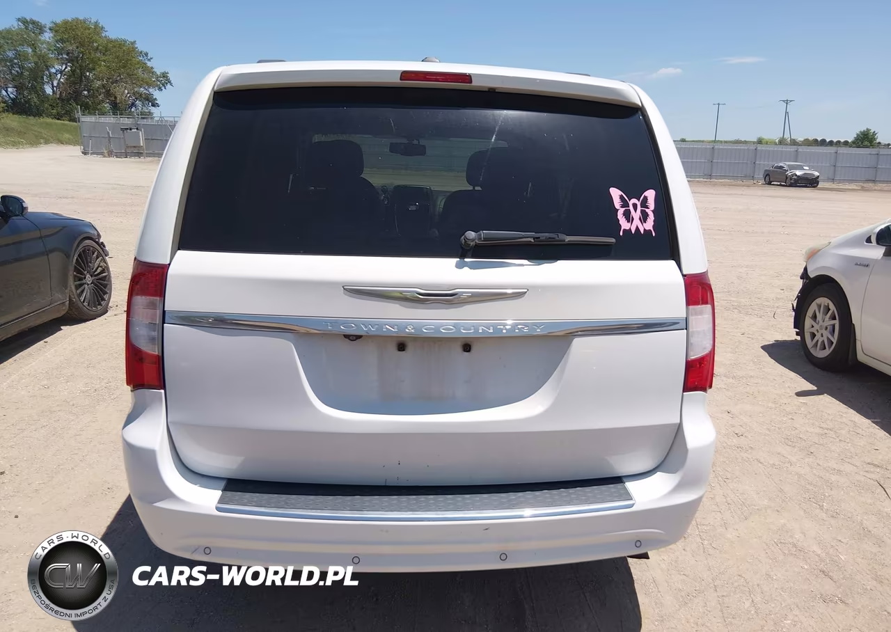 2015 Chrysler Town & Country Touring-L VIN:2C4RC1CG7FR611056 - 16