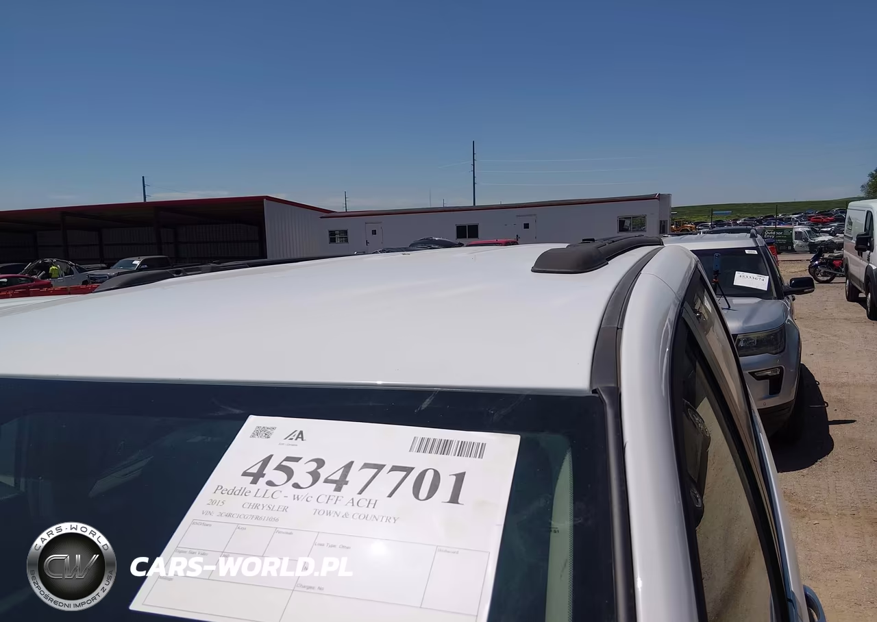 2015 Chrysler Town & Country Touring-L VIN:2C4RC1CG7FR611056 - 17