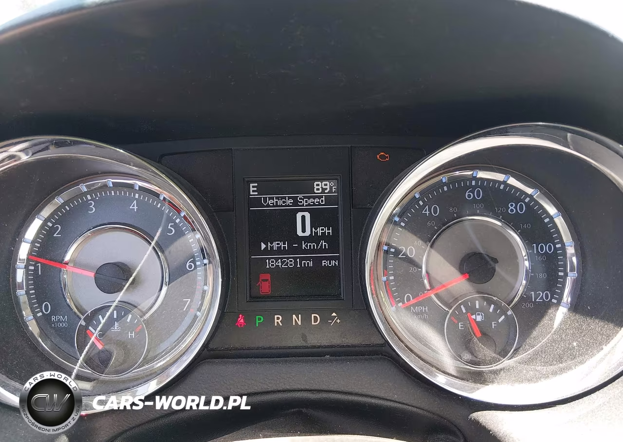 2015 Chrysler Town & Country Touring-L VIN:2C4RC1CG7FR611056 - 7