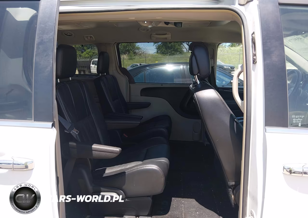 2015 Chrysler Town & Country Touring-L VIN:2C4RC1CG7FR611056 - 8
