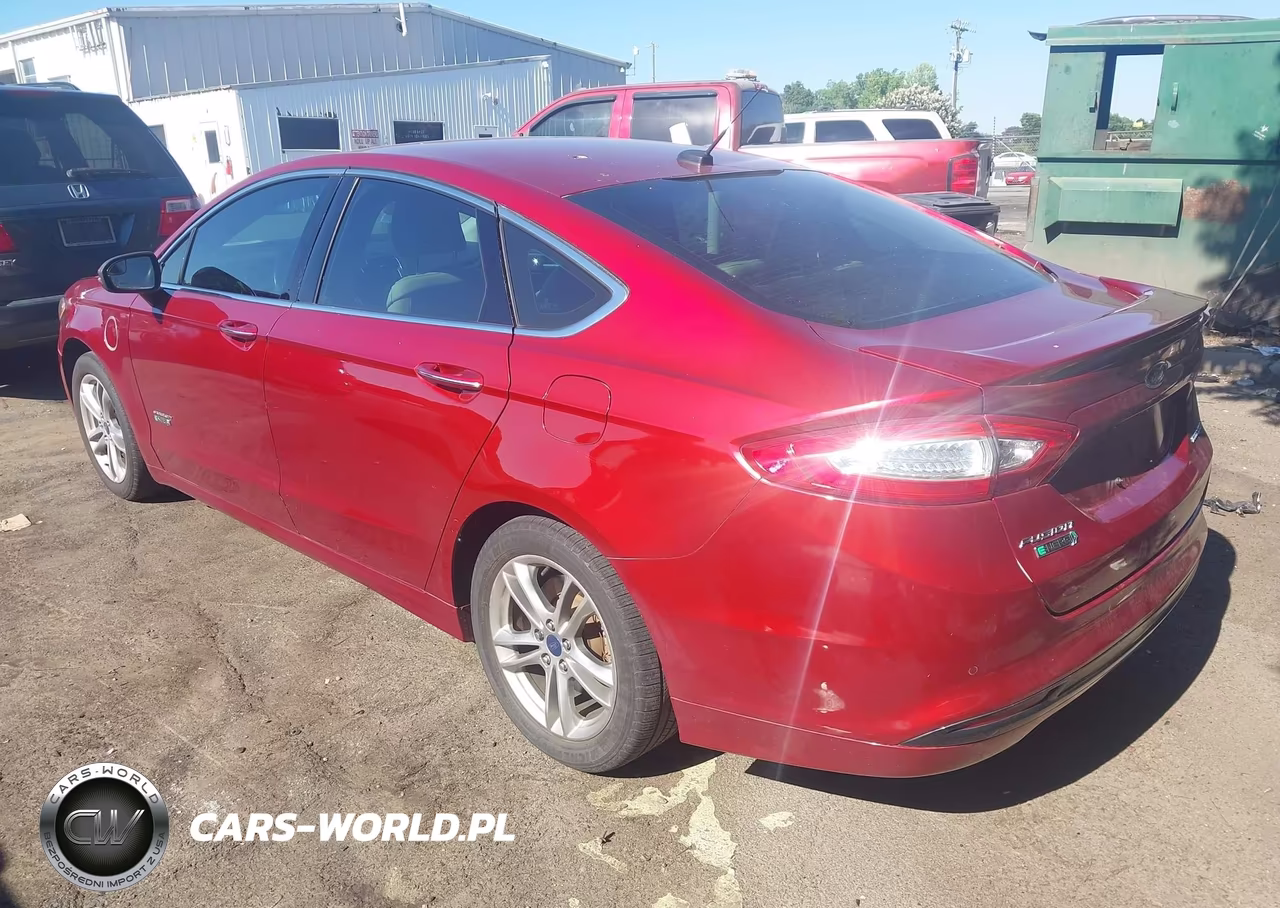 2016 Ford Fusion Energi Titanium VIN:3FA6P0SU2GR231620 - 3