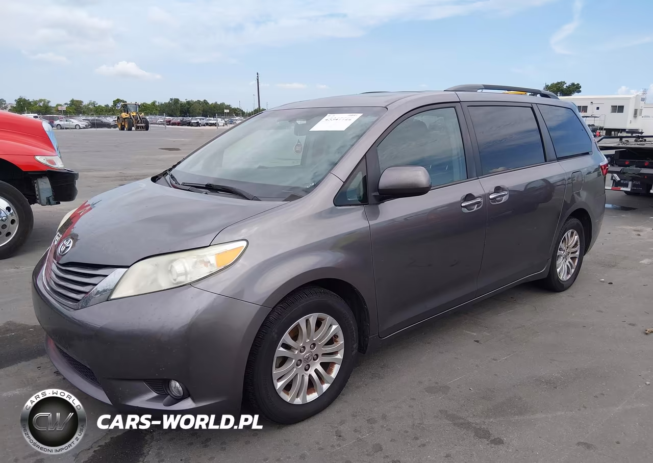 2017 Toyota Sienna Xle 8 Passenger VIN:5TDYZ3DC0HS876686 - 2