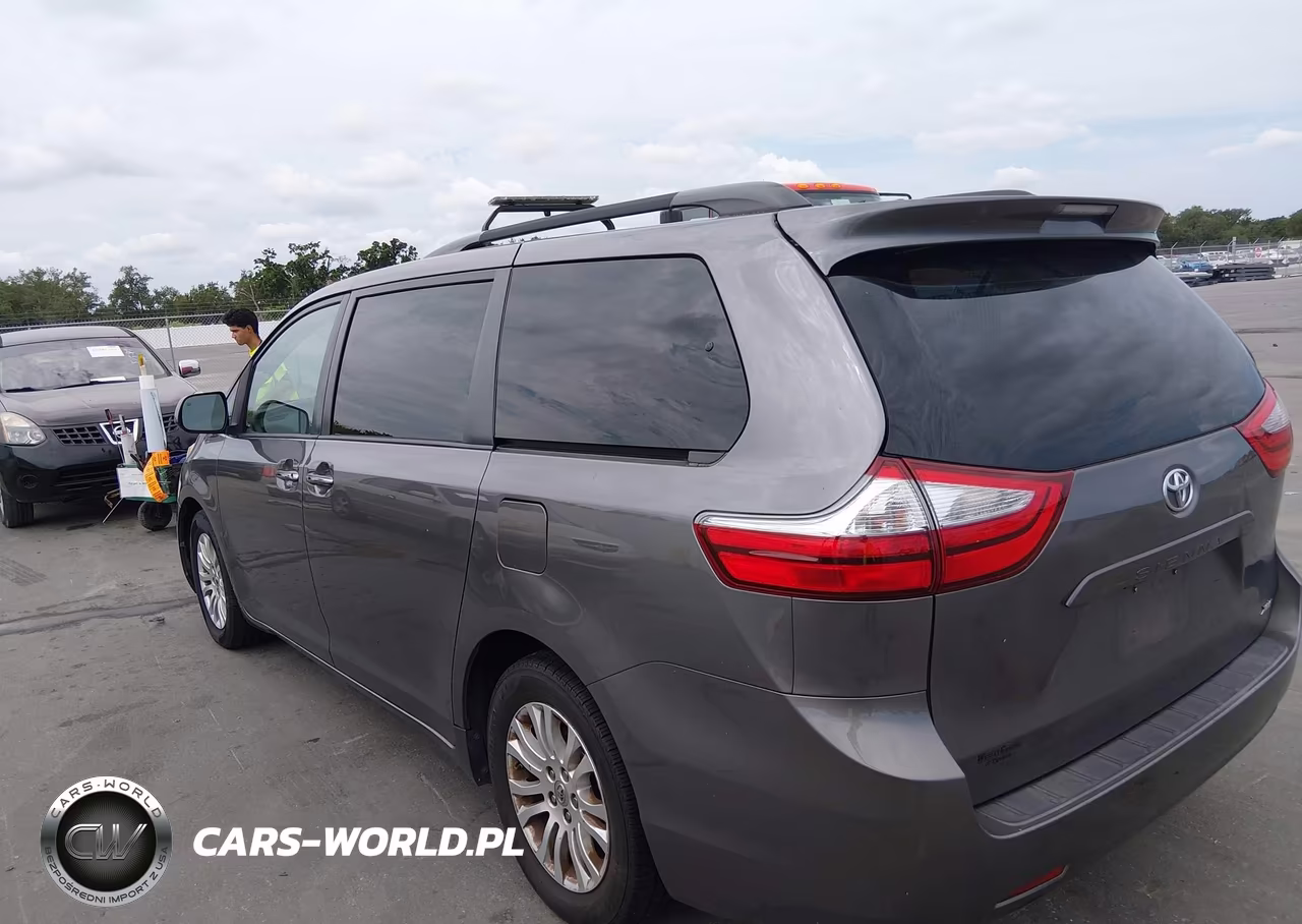 2017 Toyota Sienna Xle 8 Passenger VIN:5TDYZ3DC0HS876686 - 3