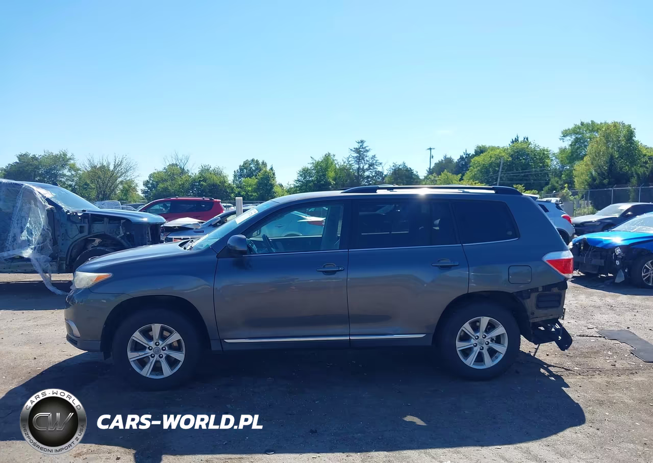 2011 Toyota Highlander Base V6 VIN:5TDBK3EH3BS044397 - 14