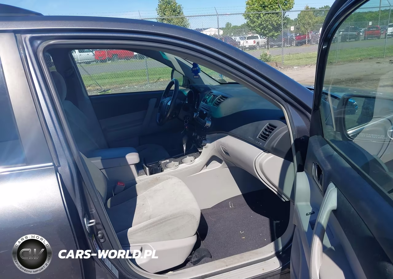 2011 Toyota Highlander Base V6 VIN:5TDBK3EH3BS044397 - 5