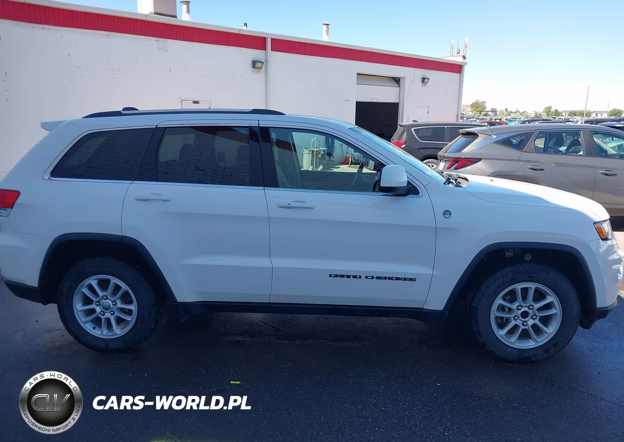 2019 Jeep Grand Cherokee Laredo E 4X4 VIN:1C4RJFAGXKC766130 - 13